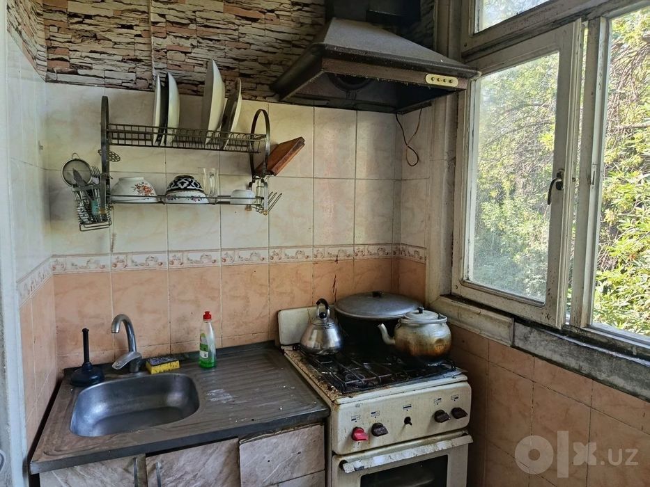 Чиланзар 8кв 3/4/4 балкон 1,5 *3