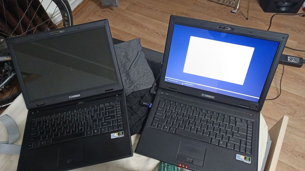 Laptop  founder model rar impecabil