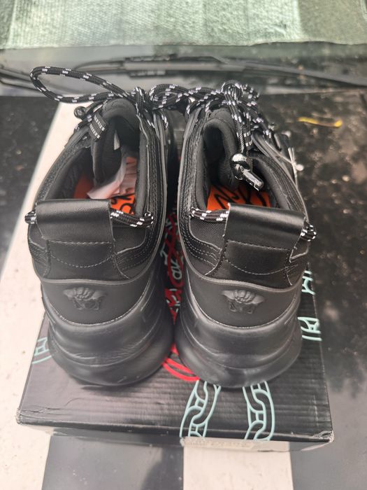 Versace chain reaction
