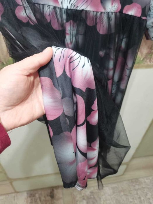 Vând rochie de damă nouă