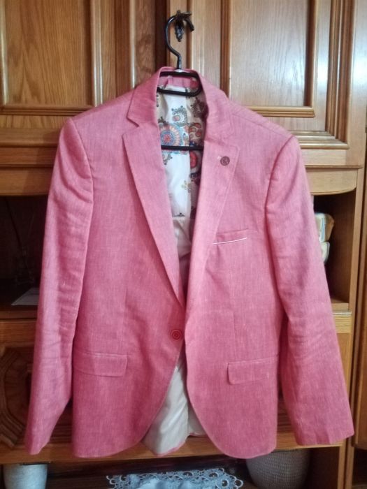 Vând sacou mărimea 50