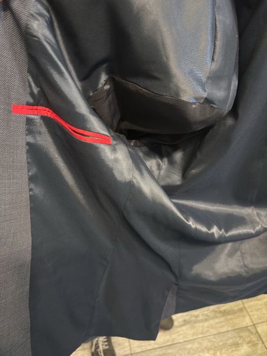 Costum elegant Hugo Boss Bleumarin