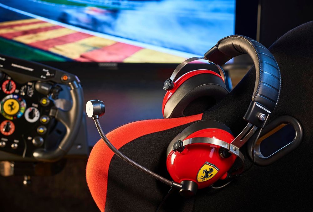 Игровая гарнитура Thrustmaster T.RACING DTS FERRARI EDITION