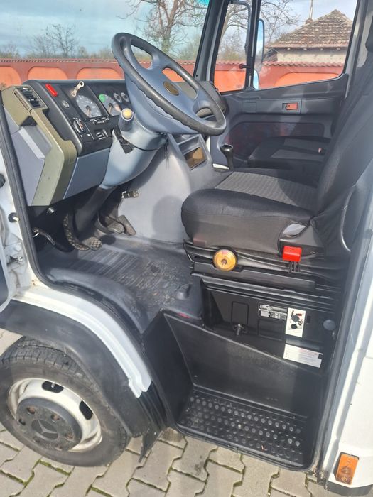Vând  Autoutilitara Mercedes Benz Vario se conduce cu B ul 512,416,516,413