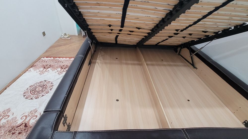 Продажа двуспальной кровати