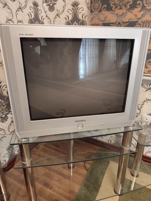 Телевизор SAMSUNG-72dg ойналик подставкаси билан сотилади MADE