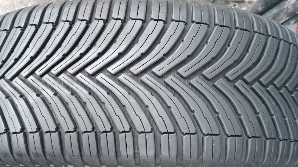 225/55/16 Bridgestone Дот 1924