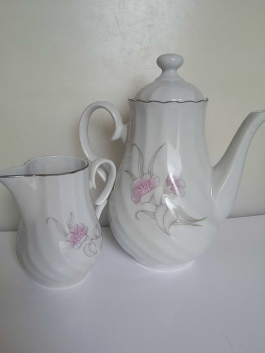 Стар кана за кафе, Купичка за сметана, Китка