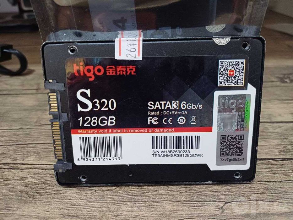 SSD sata 128 gb.