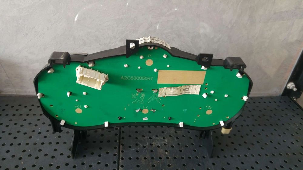 Ceasuri bord benzina peugeot 207 9666748780-00cmb a2c53370966 a2c53065547