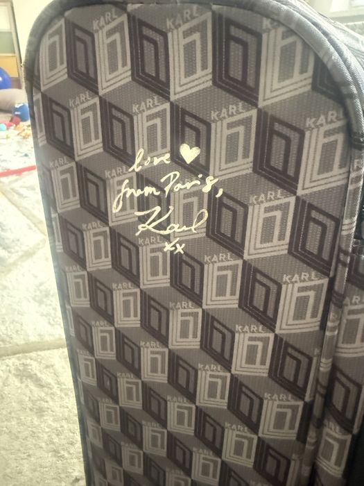 Продам оригинал ручную кладь. Из США