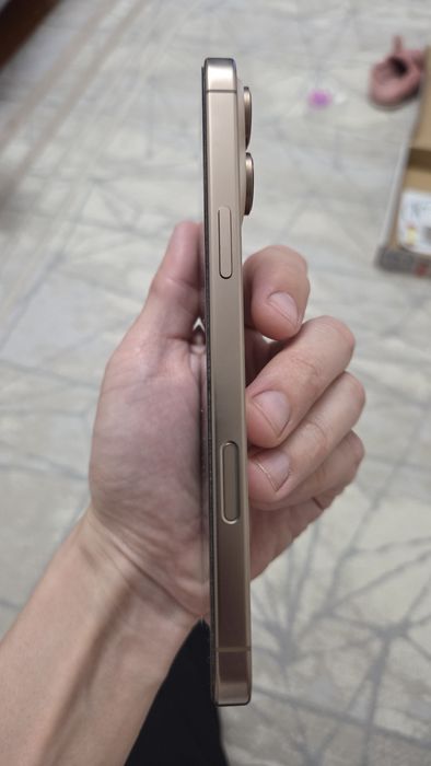 Продам IPhone 16 Pro Max Desert 256