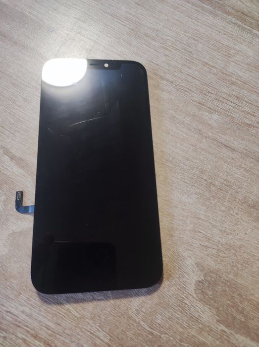 Дисплей за iphone 12 свален от 12