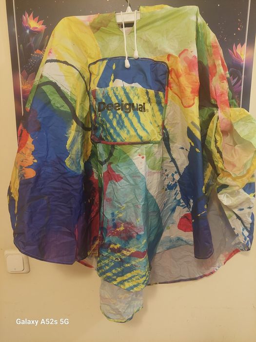 Desigual дъждобран тип пелерина.
