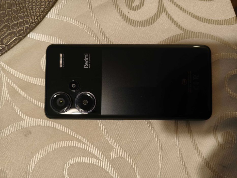 Xiaomi Redmi Note 13 Pro+ cu 512 GBmemorie si 12 GB RAM