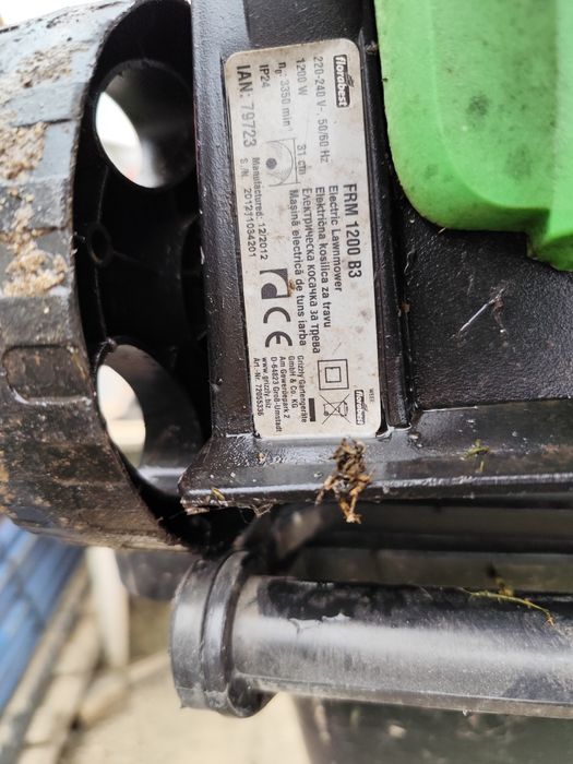 Masina electrica de tuns iarba