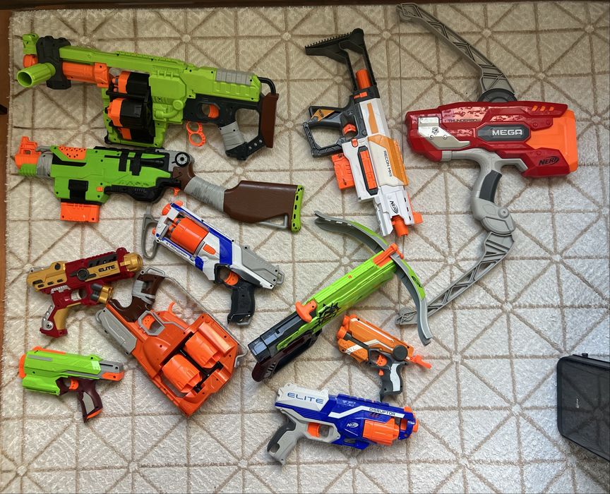 Пистолеты для мальчиков NERF  коллекция