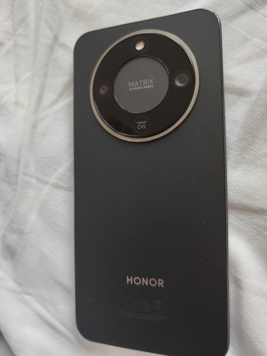 Продавам honor magic 8 lite