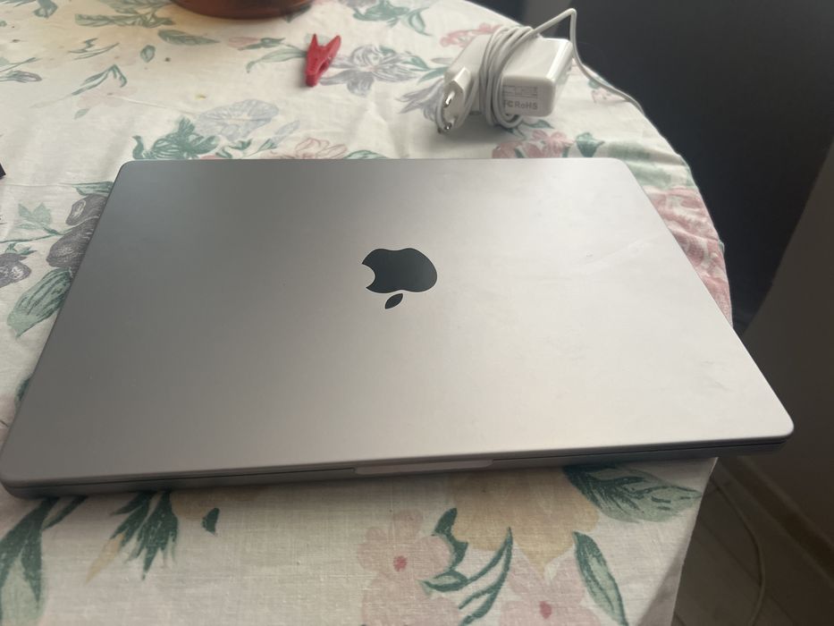 Mac’s Macbook pro Apple M1 pro