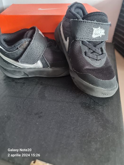 Vând papucei bebe baieti