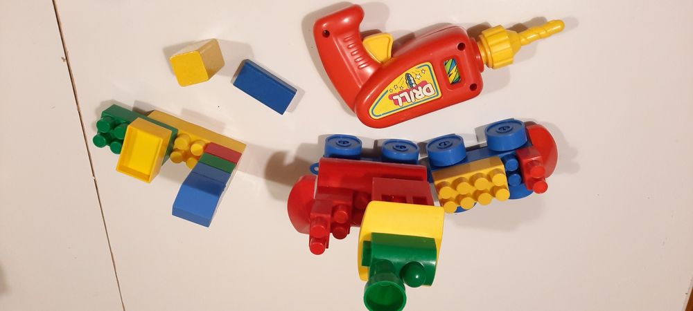 Влакче конструктор и дрил машина