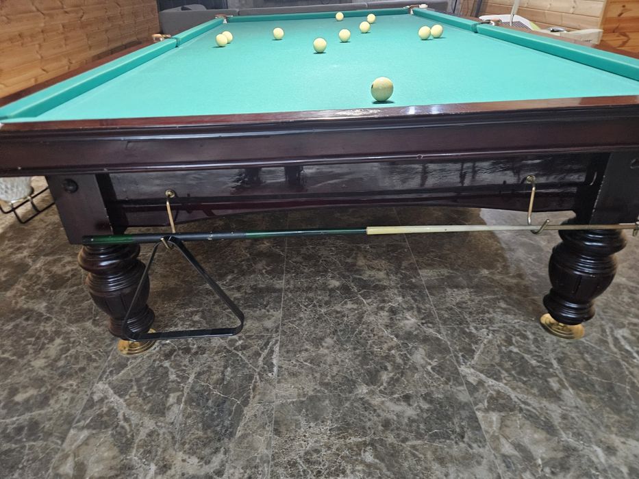 Стол бильярдный в хорошем состоянии