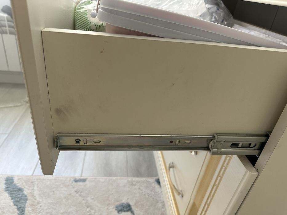 камод с зеркалом