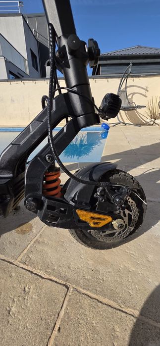 Vând trotineta KuKirin G2 Master – Dual Motor 2000W