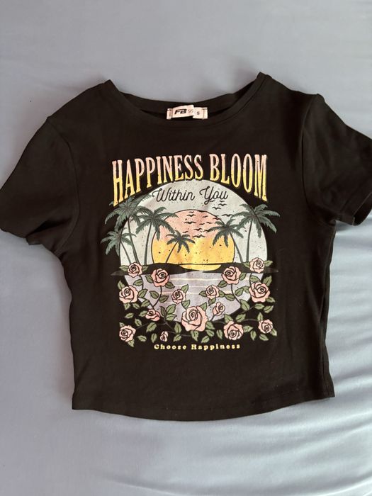 кроп топ с къс ръкав