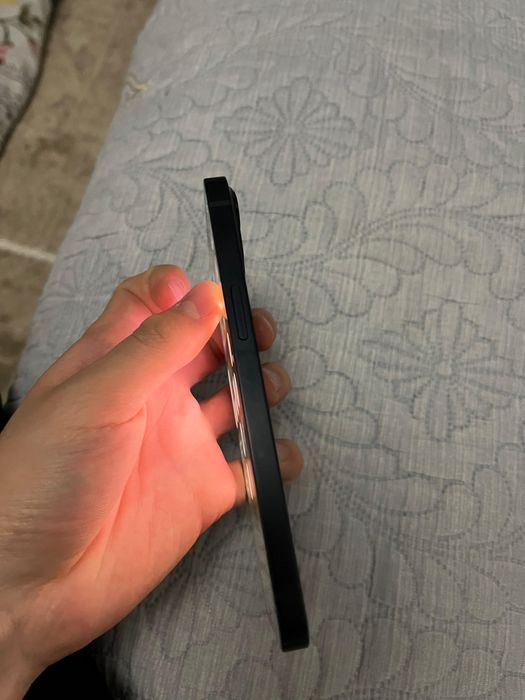 Iphone 13 black. Черный