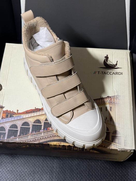 Кроссовки на флисе