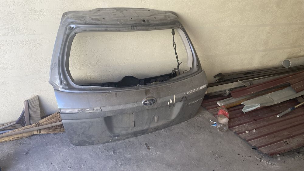 Багажник субару целиком