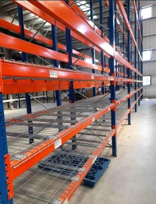 Rafturi metalice de vanzare pe stoc