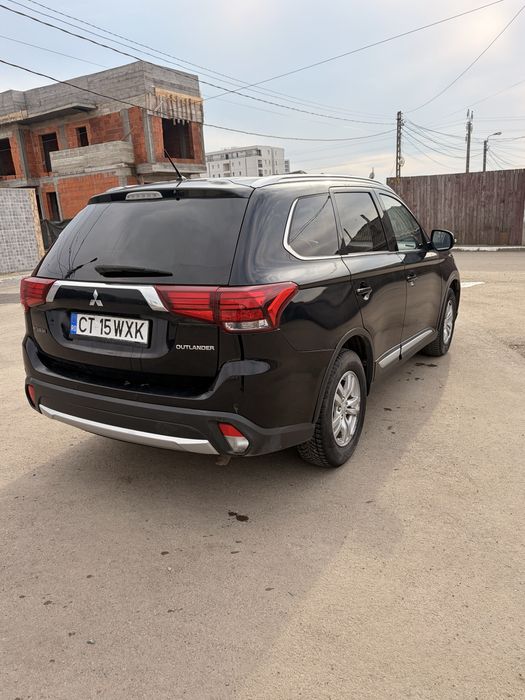 Mitsubishi outlender