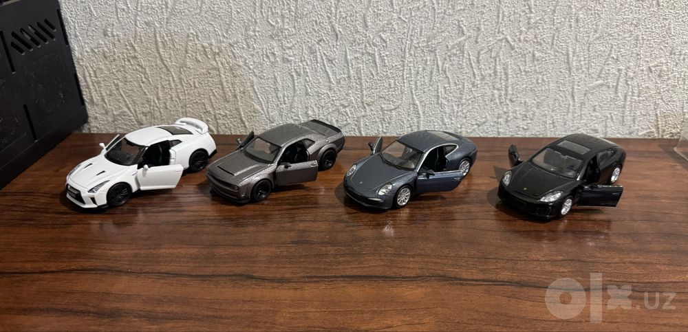 Машинки 1:24, RMZ City фирма