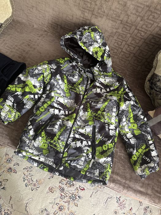 Подрстковые куртки на 134-146 рост осень