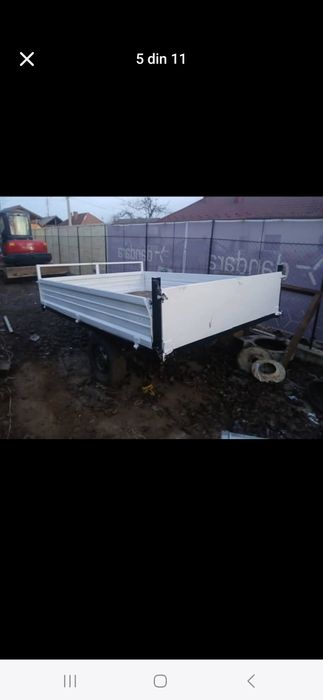 Remorca de tractor basculabila