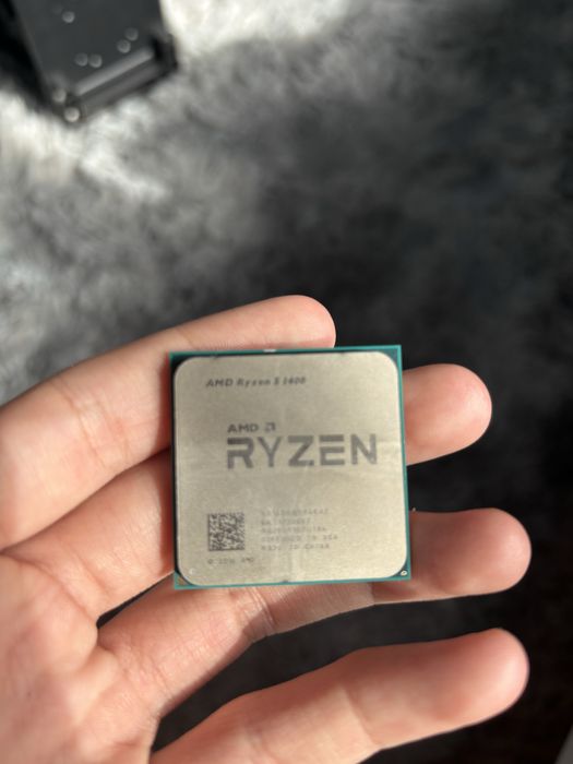 Продам процессор Ryzen 5 1400