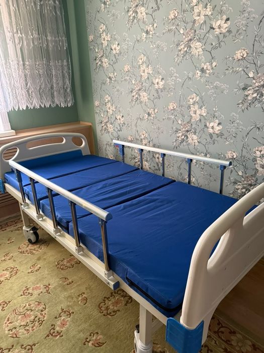 Многофункциональная кровать с подъёмные механизмом