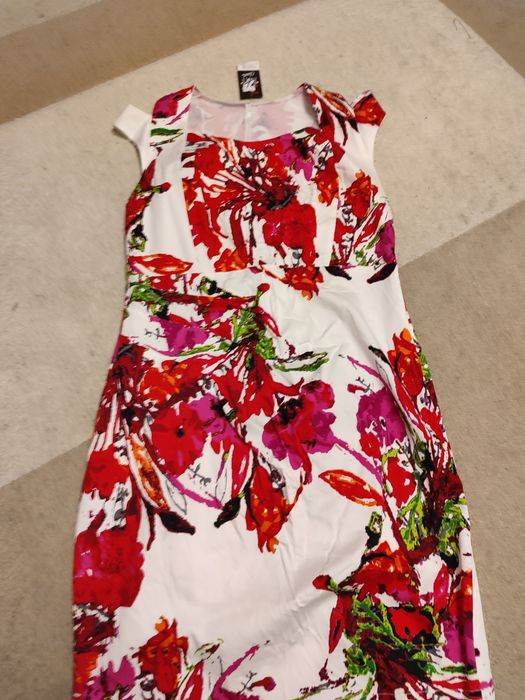 Продам платья женские