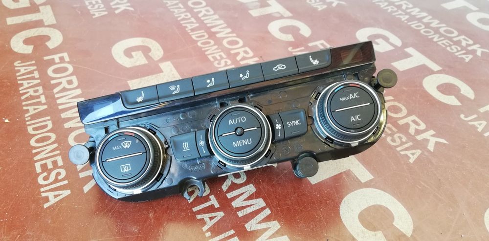 2 броя панел климатик - VW GOLF, Passat, Arteon