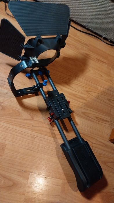 Rig camera foto video cu matte box