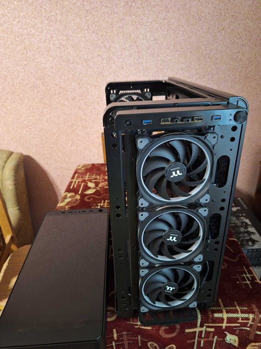 Carcasa PC Thermaltake View 37