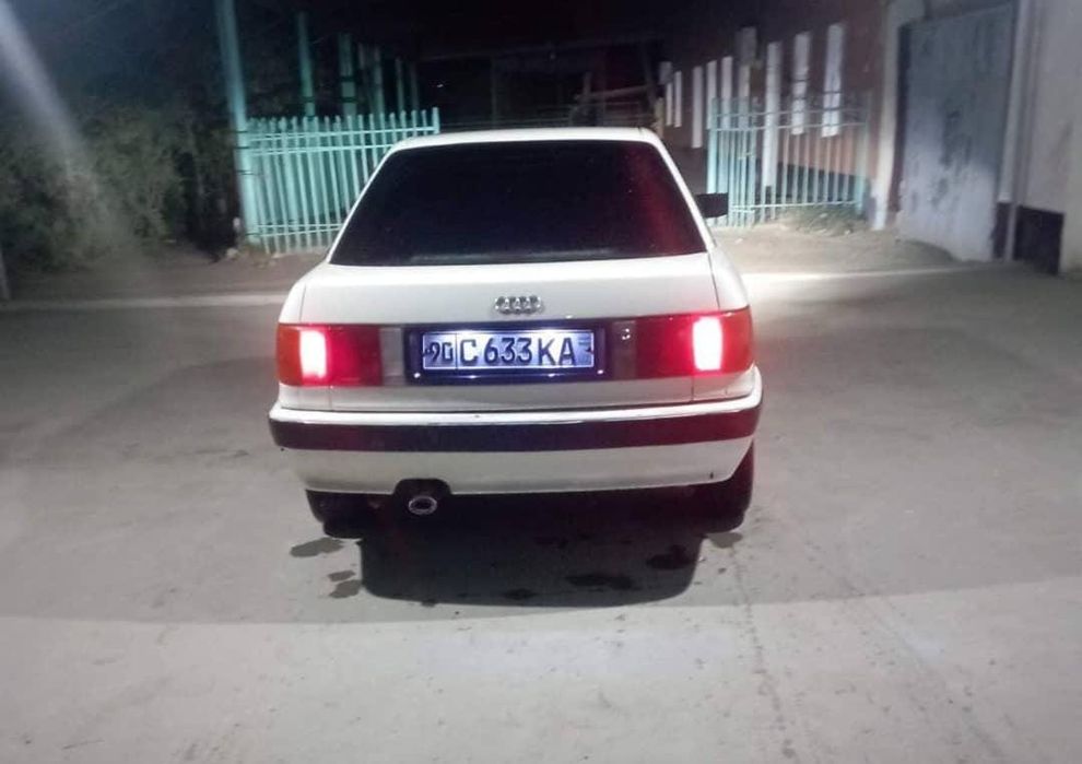 AUDI 80 сотилади