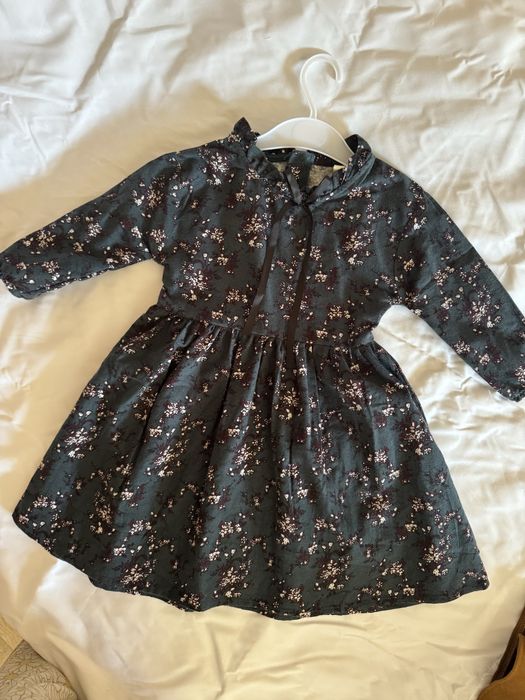 Продам платья на 3 года