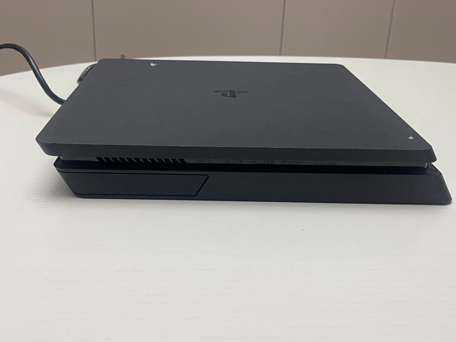 PlayStation 4 slim