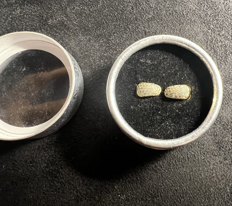 Cercei eleganți aurii