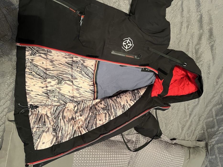 Продам комплект вещей