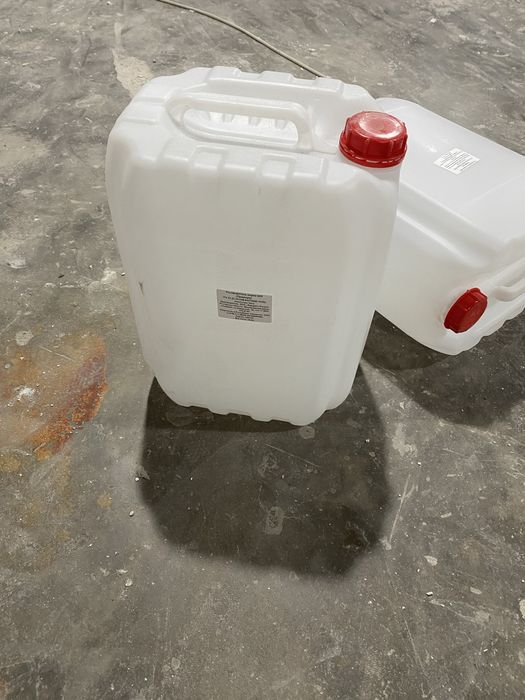Plastmassa kanistrlar,bochkalar,chelaklar