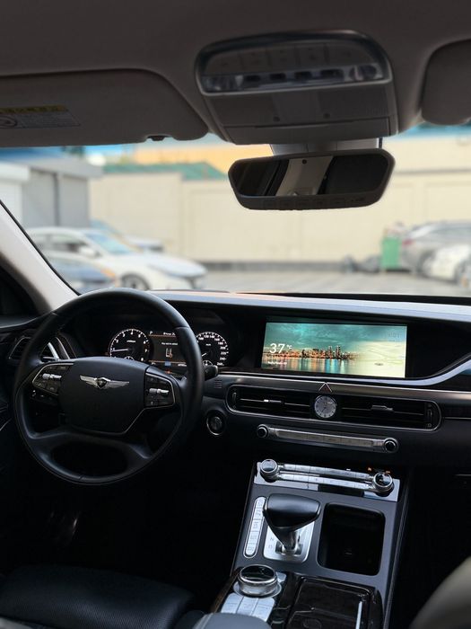 Genesis G90